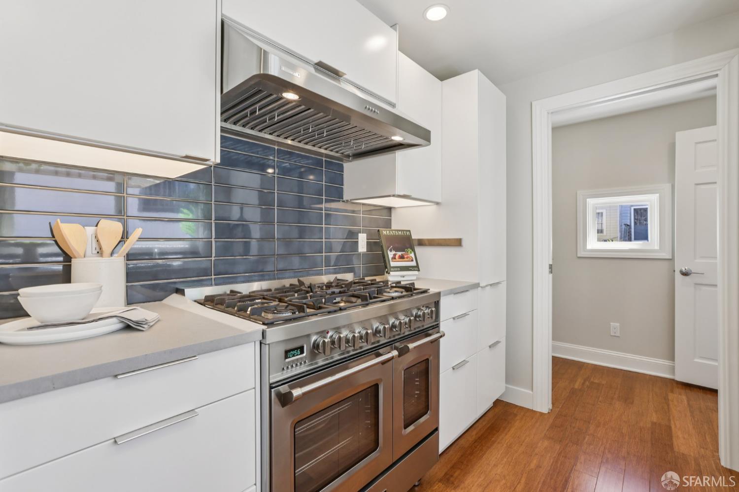 Detail Gallery Image 8 of 51 For 1175 York St, San Francisco,  CA 94110 - – Beds | – Baths