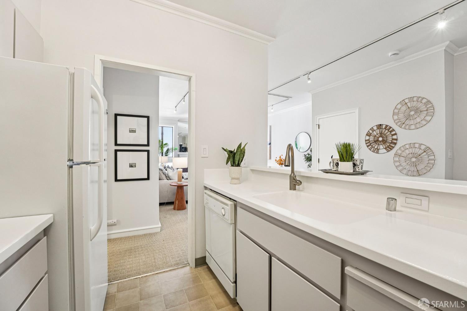 Photo #22: 426123339 Listing: Photo #22