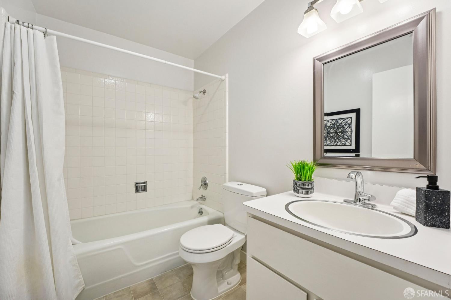 Photo #23: 426123339 Listing: Photo #23