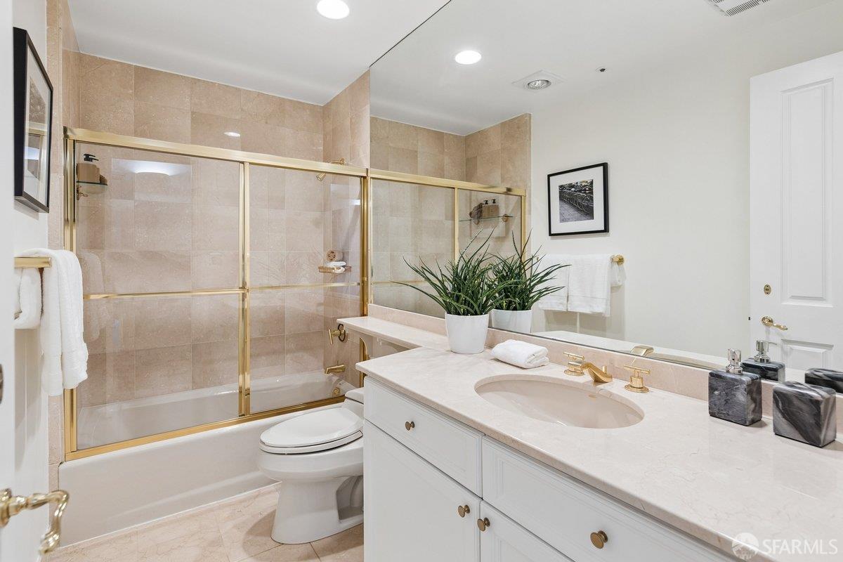 Photo #44: 426123230 Listing: Photo #44