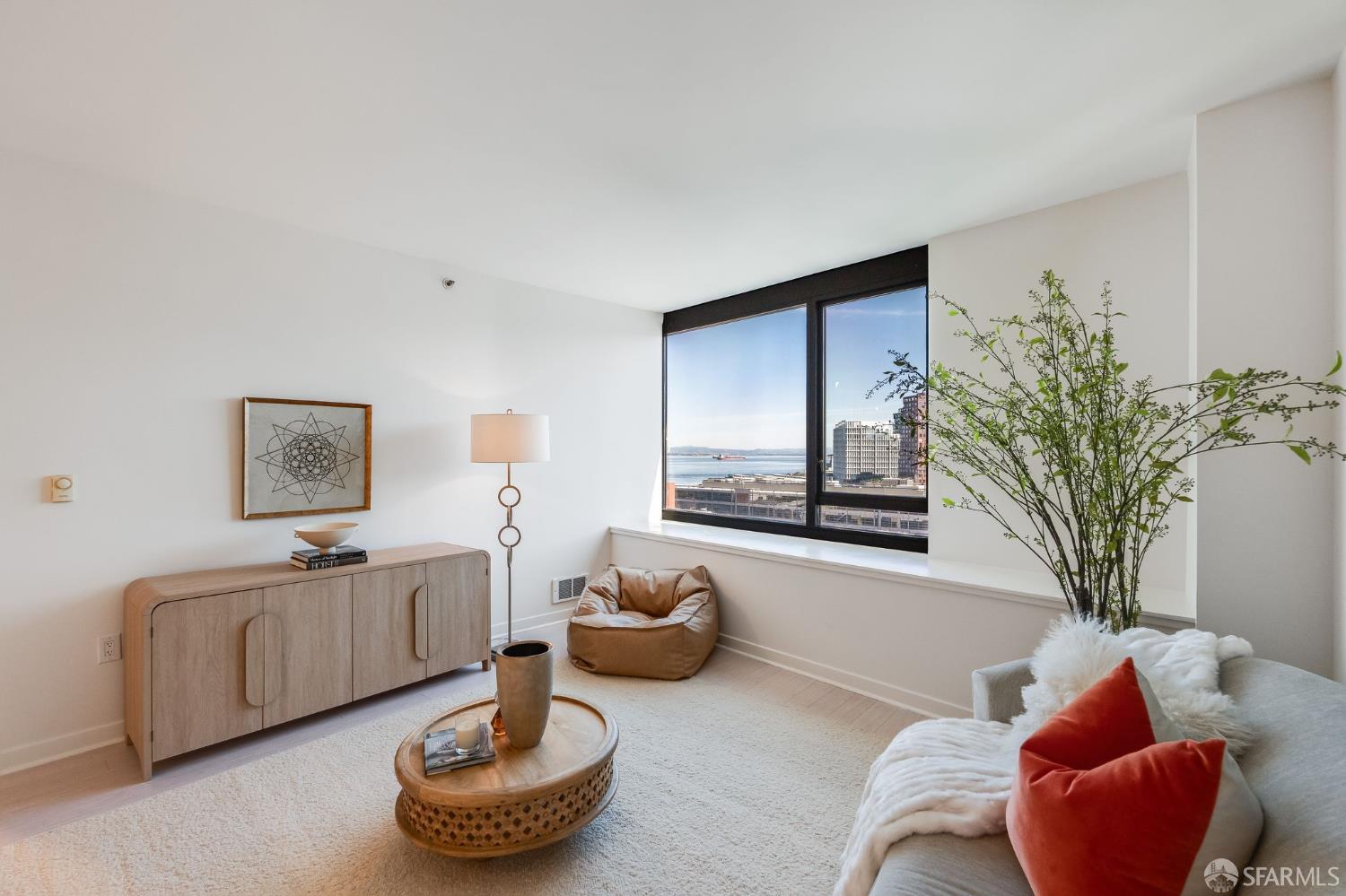 260 King Street # 1307