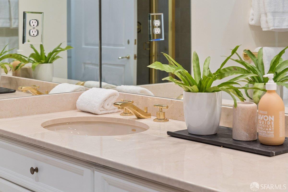 Photo #45: 426123230 Listing: Photo #45