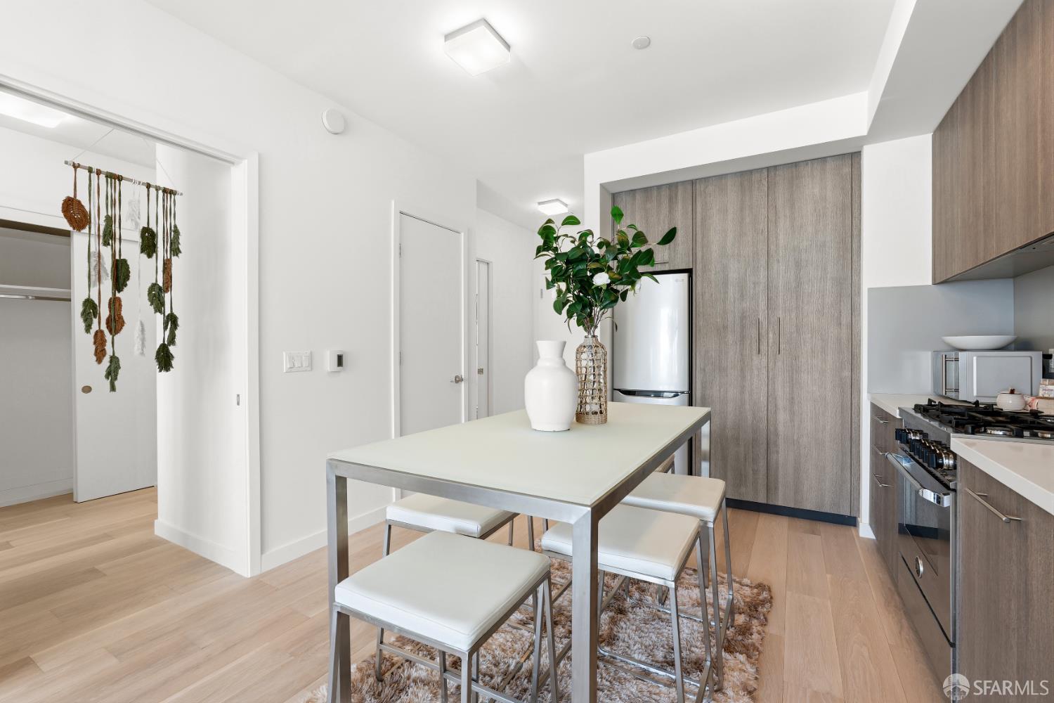 Photo #5: 426123291 Listing: Photo #5