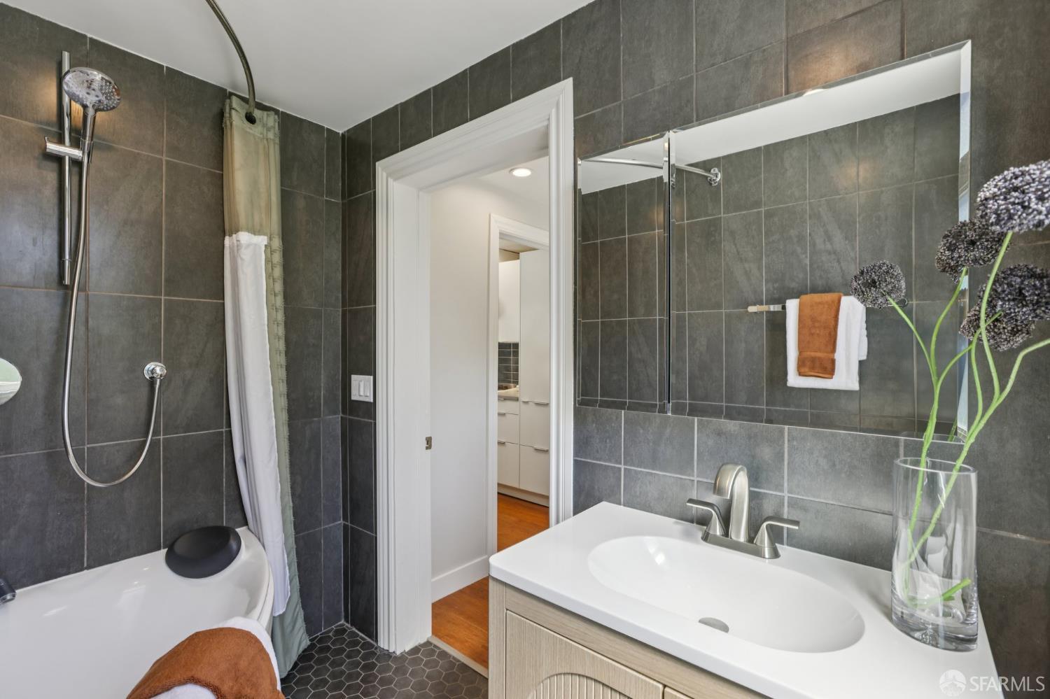 Detail Gallery Image 15 of 51 For 1175 York St, San Francisco,  CA 94110 - – Beds | – Baths