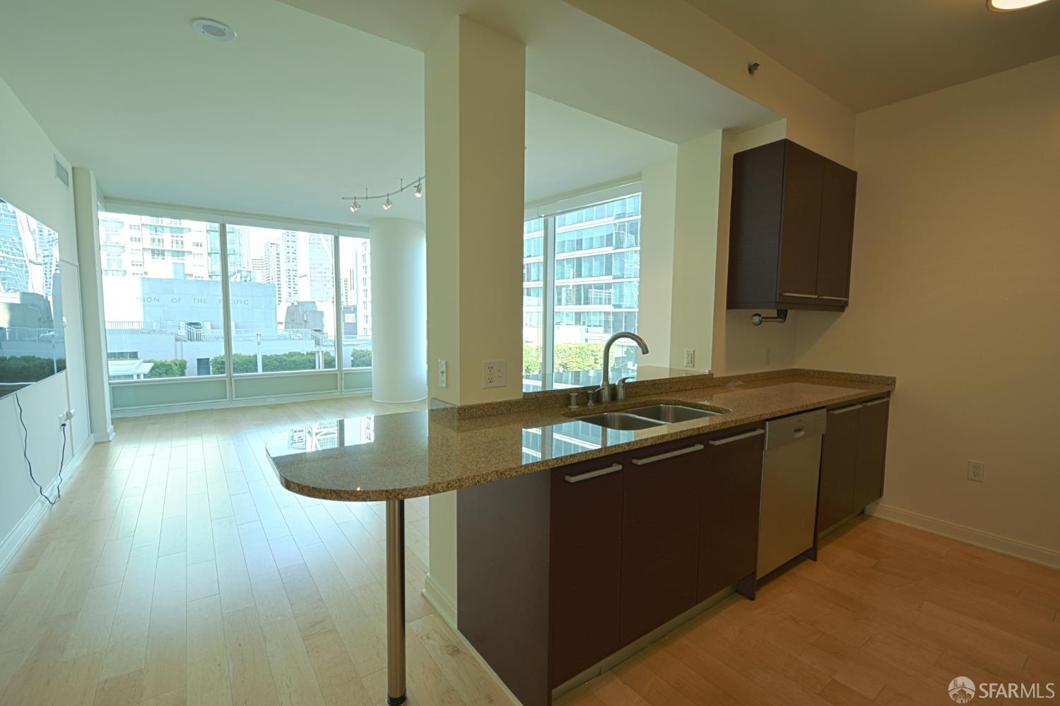 425 1st UNIT 807, San Francisco, CA, 94105