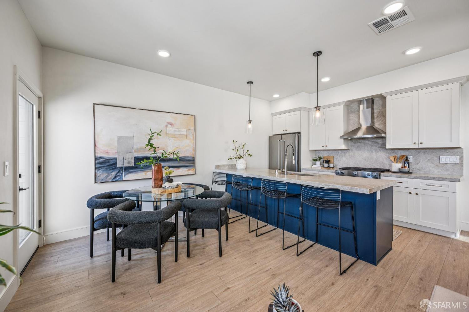 Photo #5: 426123667 Listing: Photo #5