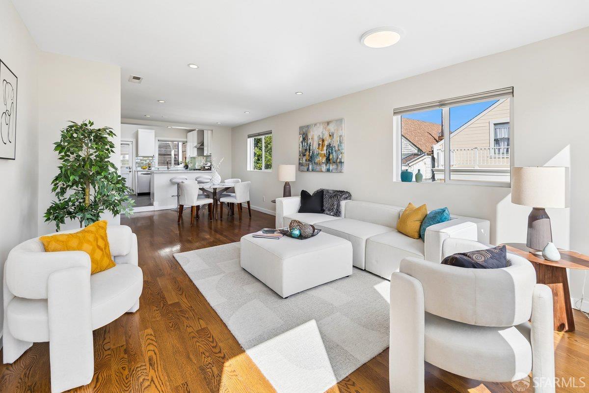 Photo #4: 426123796 Listing: Photo #4