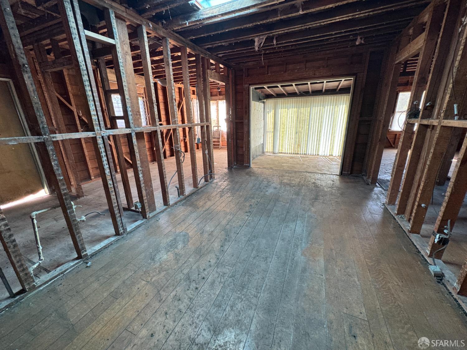 Detail Gallery Image 4 of 33 For 563 Durant Ave, San Leandro,  CA 94577 - 2 Beds | 1 Baths