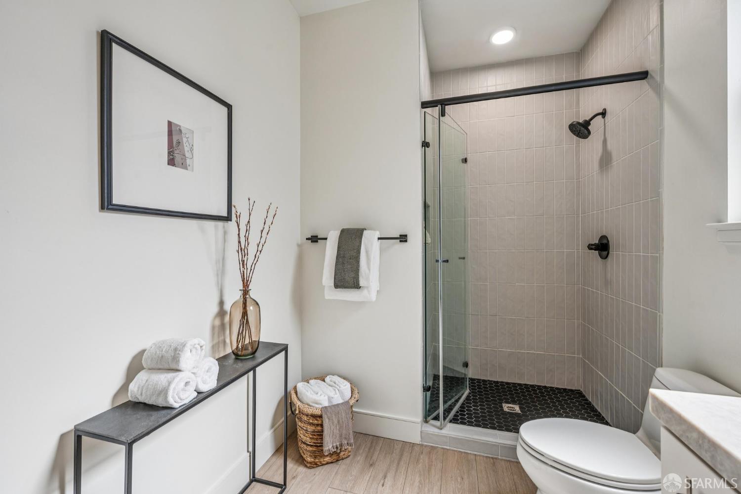 Photo #19: 426123667 Listing: Photo #19