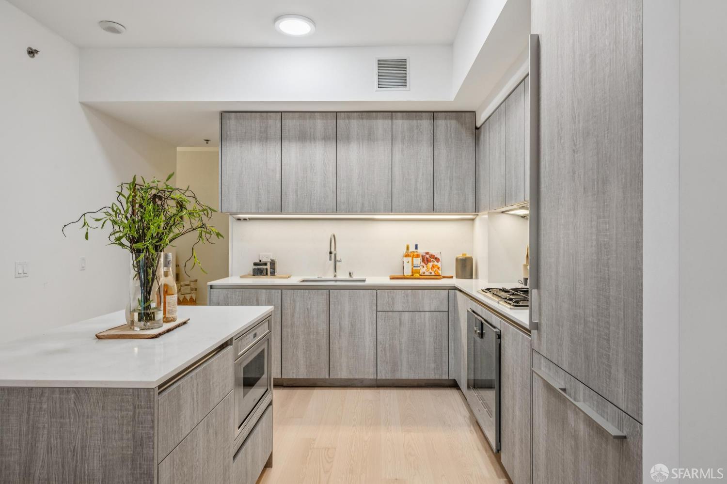 Photo #17: 426121930 Listing: Photo #17