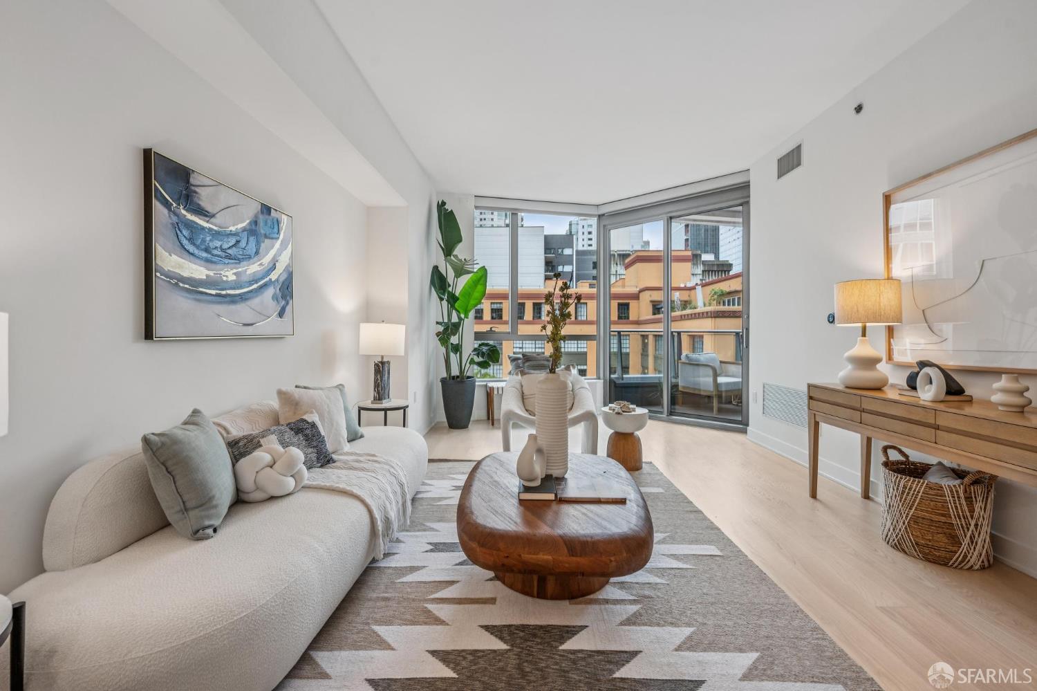 Photo #5: 426121930 Listing: Photo #5