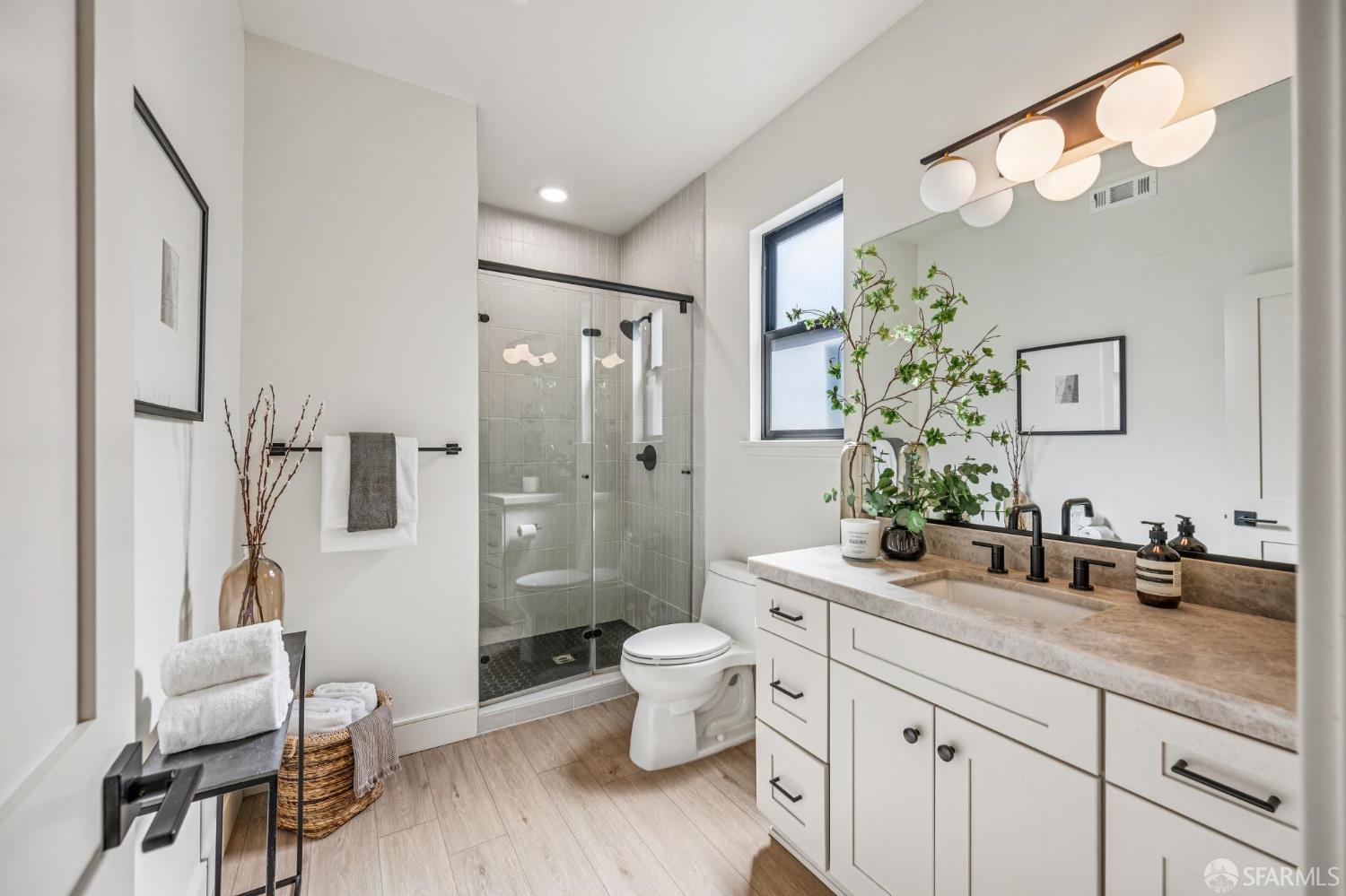 Photo #18: 426123667 Listing: Photo #18