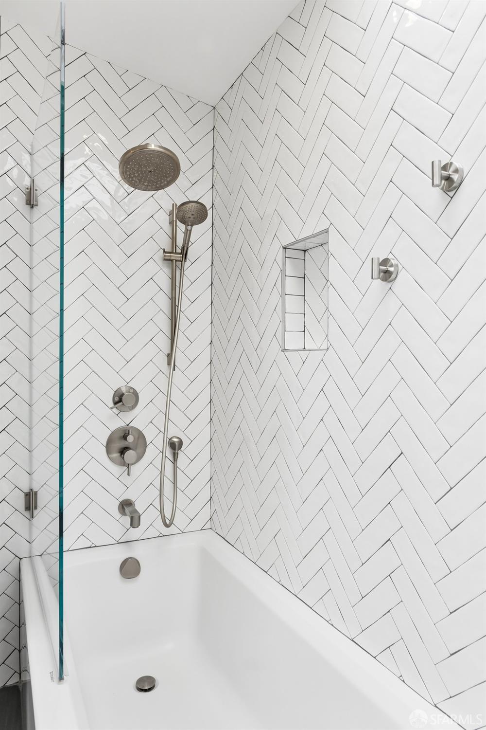 Photo #38: 426123796 Listing: Photo #38