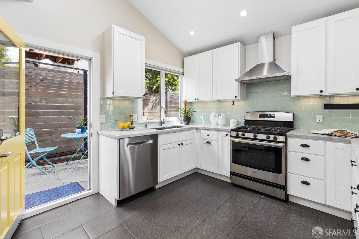 Photo #14: 426123796 Listing: Photo #14