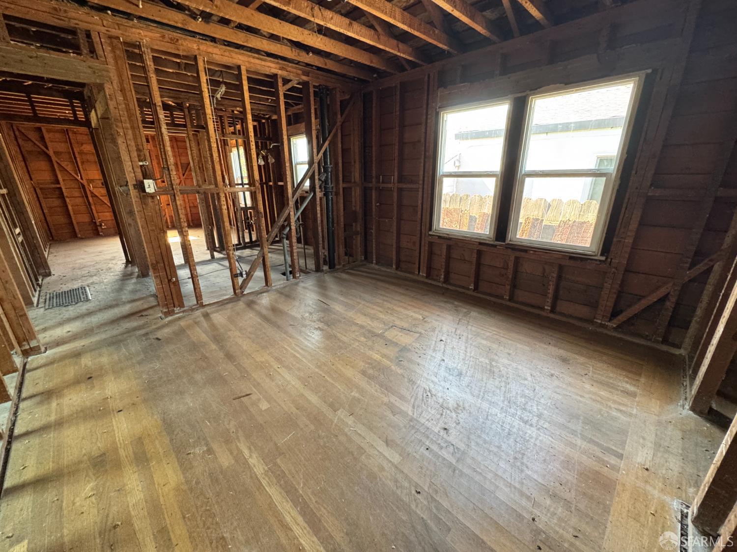 Detail Gallery Image 8 of 33 For 563 Durant Ave, San Leandro,  CA 94577 - 2 Beds | 1 Baths