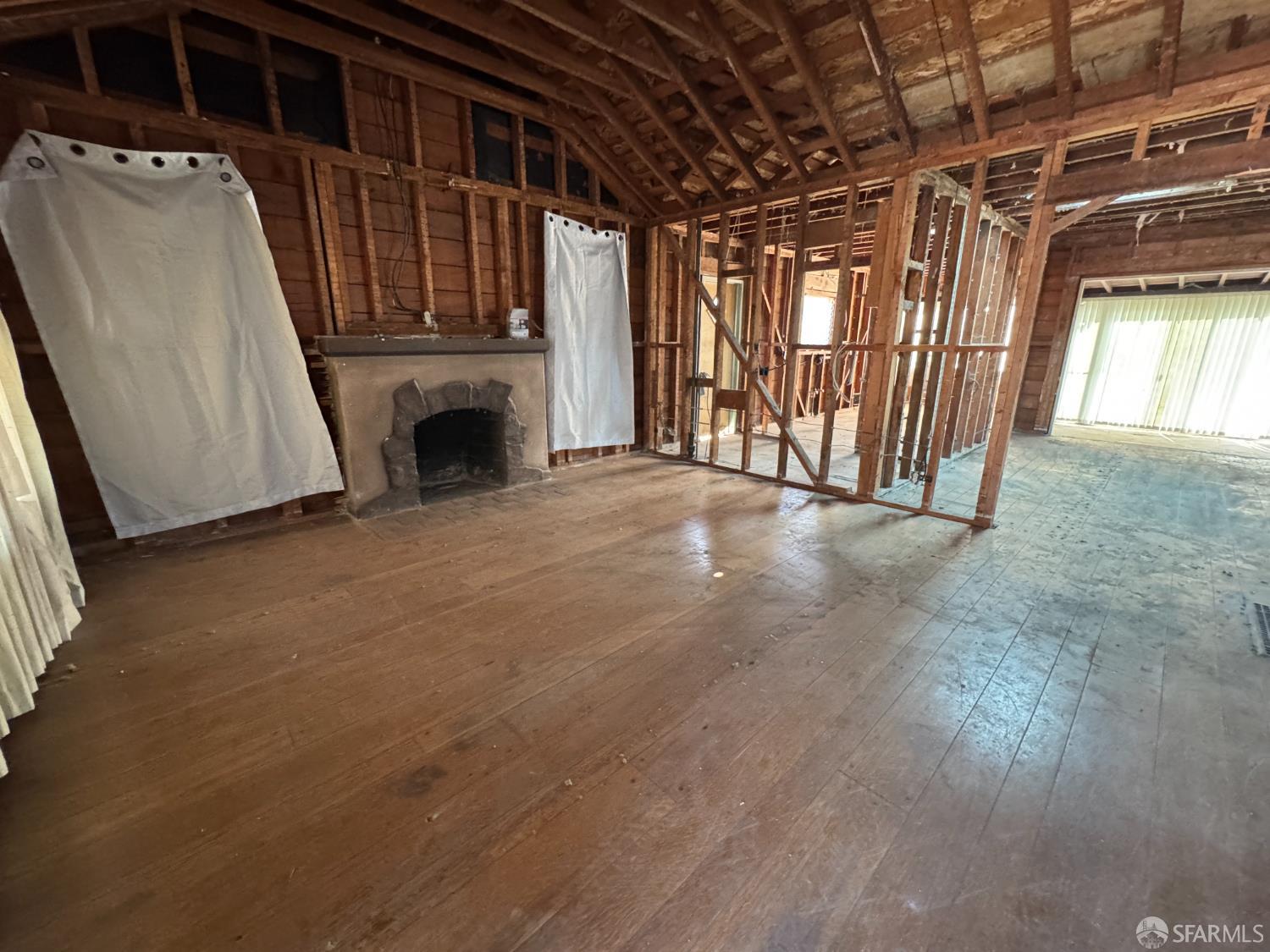 Detail Gallery Image 2 of 33 For 563 Durant Ave, San Leandro,  CA 94577 - 2 Beds | 1 Baths