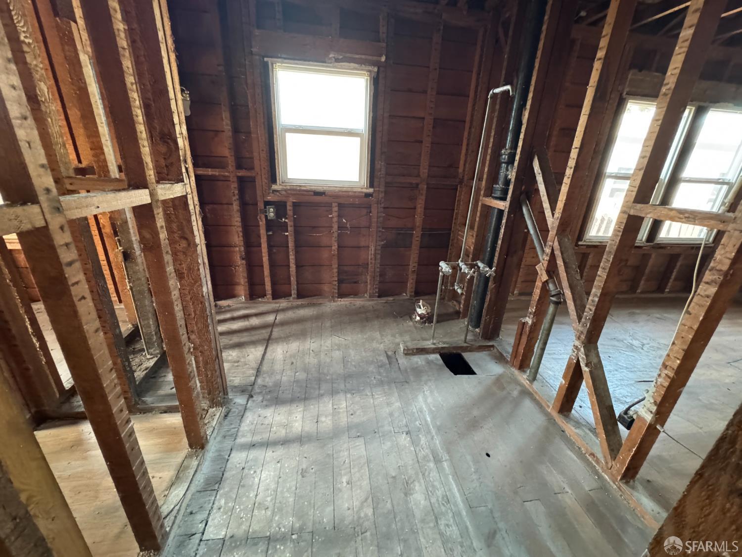 Detail Gallery Image 11 of 33 For 563 Durant Ave, San Leandro,  CA 94577 - 2 Beds | 1 Baths