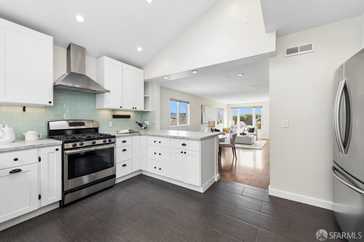 Photo #12: 426123796 Listing: Photo #12