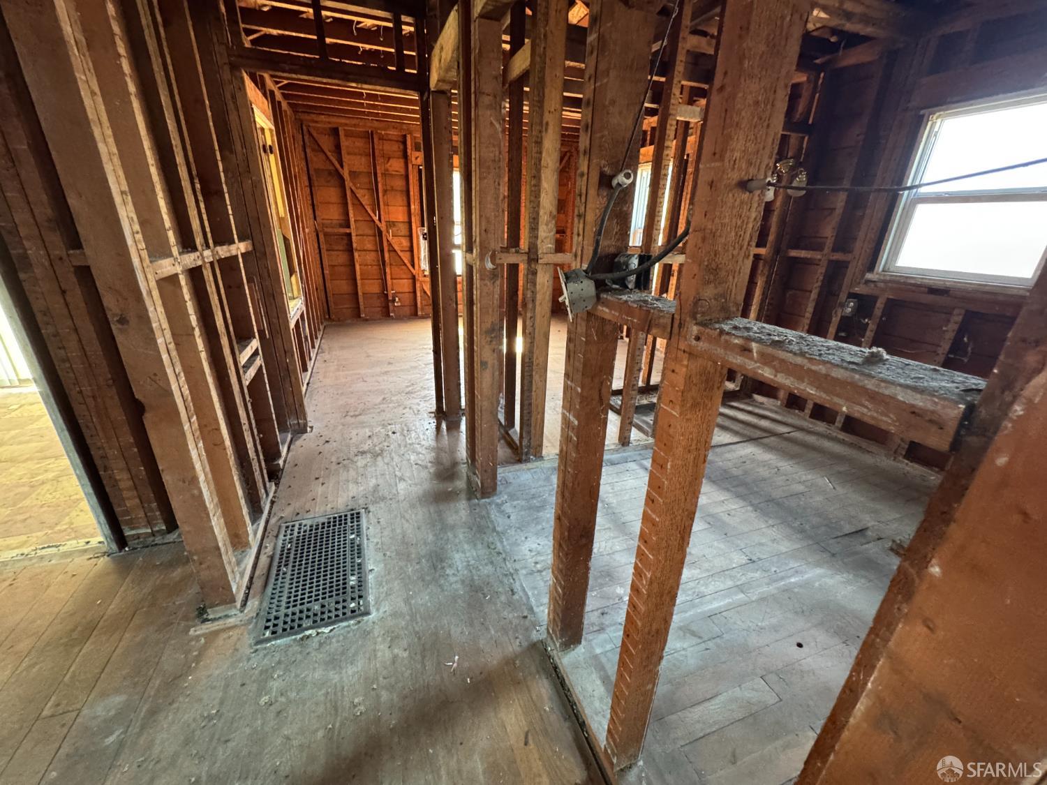 Detail Gallery Image 10 of 33 For 563 Durant Ave, San Leandro,  CA 94577 - 2 Beds | 1 Baths