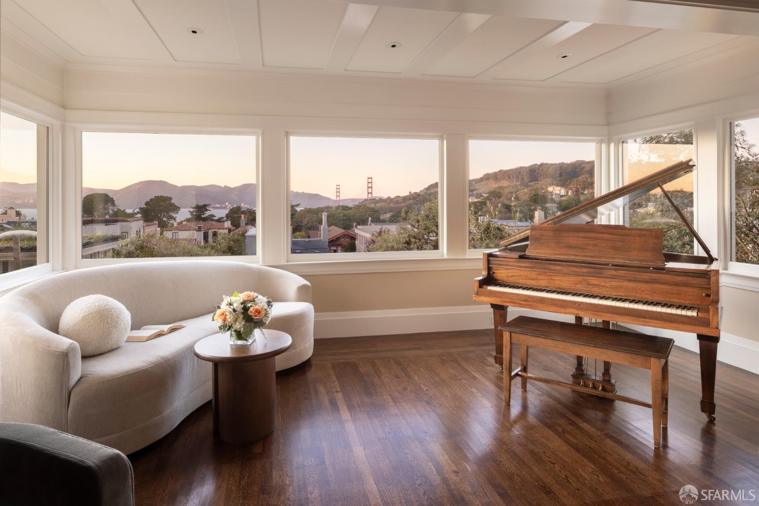 Detail Gallery Image 3 of 36 For 2206 Lake St, San Francisco,  CA 94121 - 4 Beds | 3/1 Baths