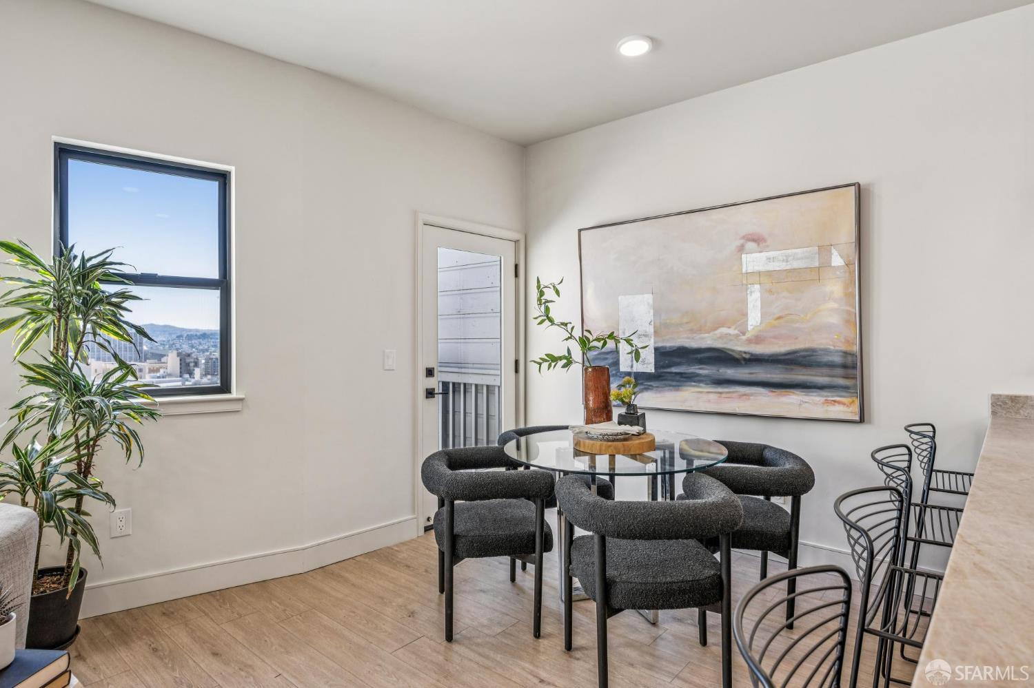 Photo #6: 426123667 Listing: Photo #6