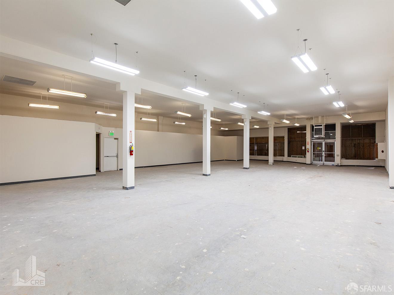 Detail Gallery Image 4 of 7 For 820 Clement St, San Francisco,  CA 94118 - – Beds | – Baths