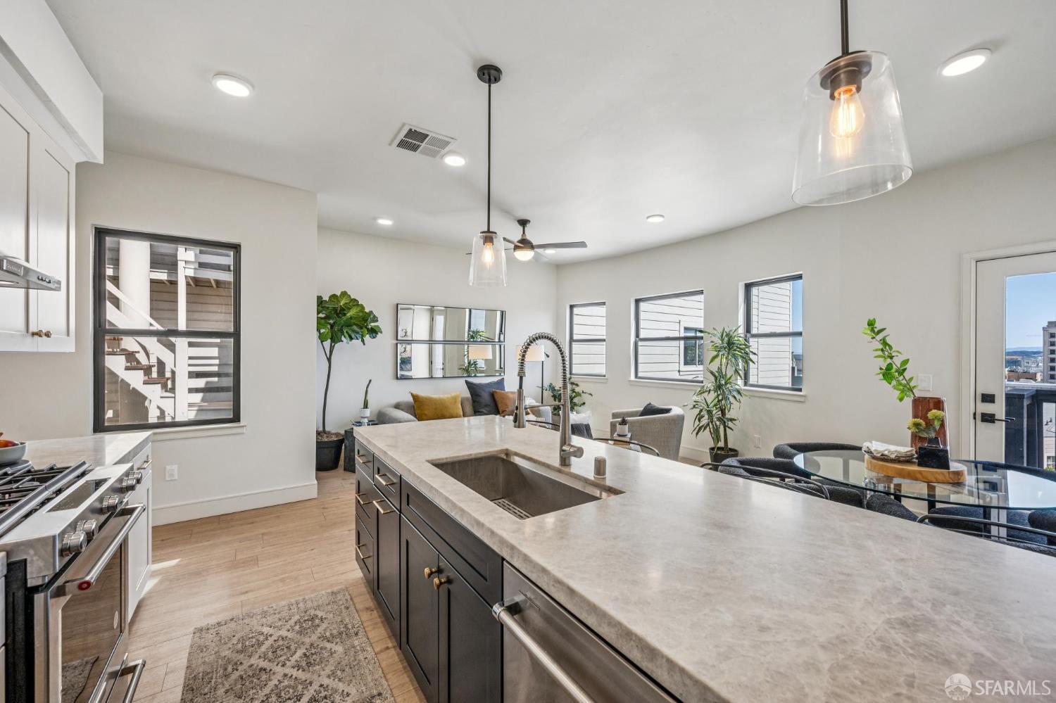 Photo #15: 426123667 Listing: Photo #15