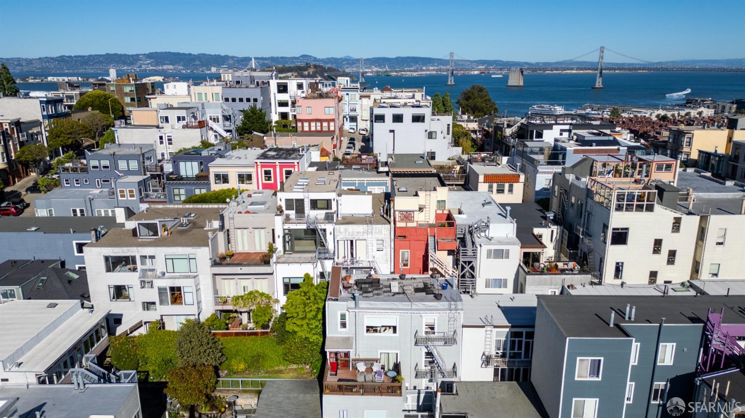 Detail Gallery Image 2 of 13 For 24 Windsor Pl, San Francisco,  CA 94133 - – Beds | – Baths