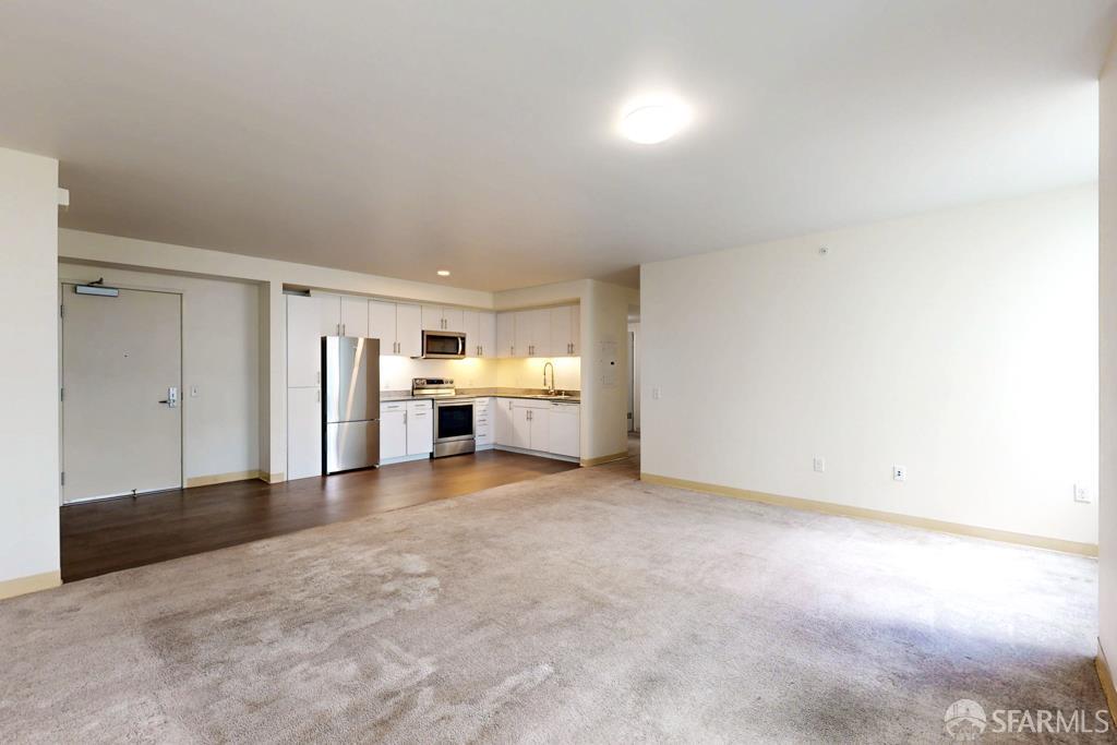 Photo #6: 426123094 Listing: Photo #6