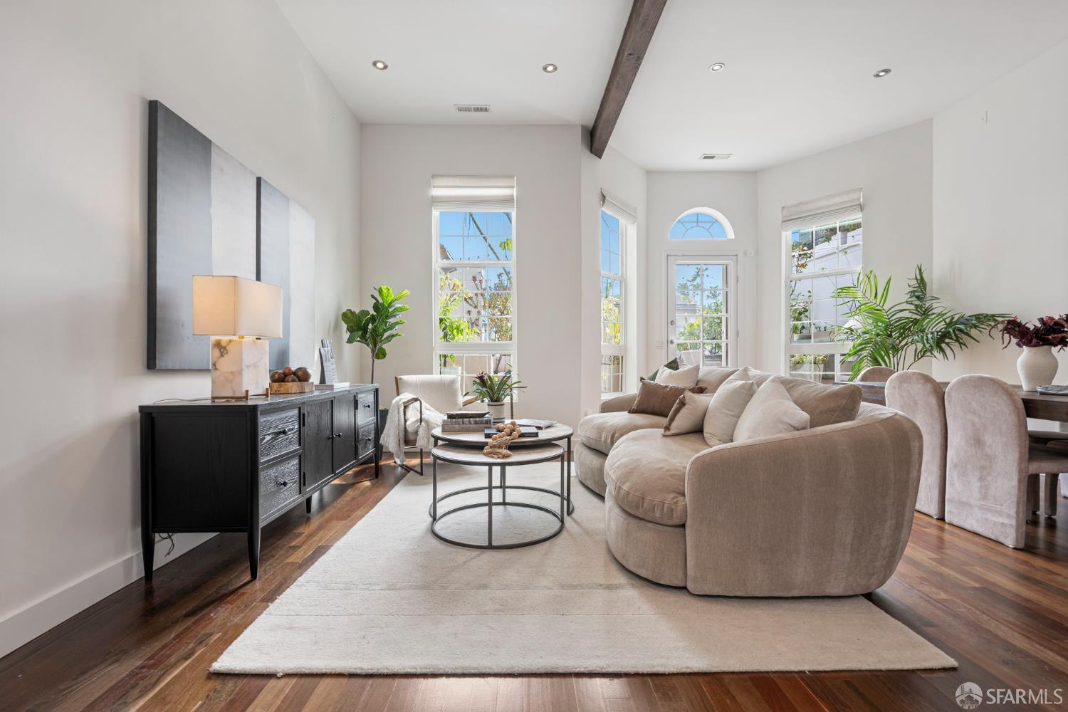 Photo #3: 426119762 Listing: Photo #3