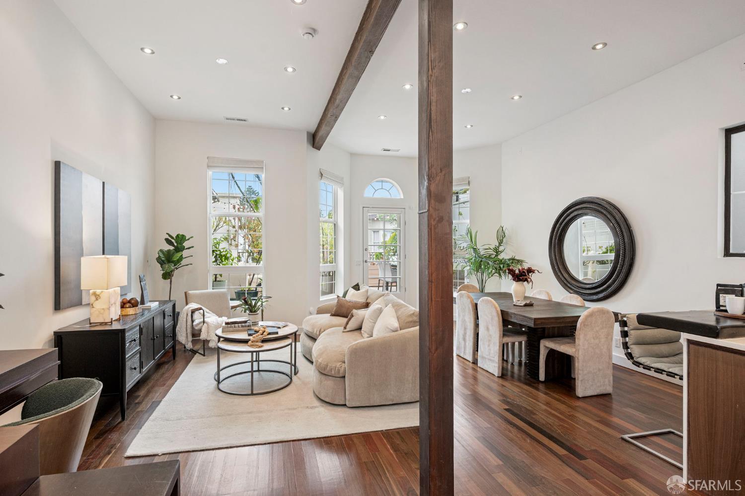 Photo #5: 426119762 Listing: Photo #5