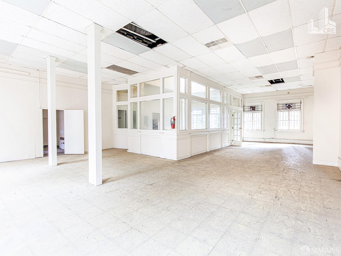 Detail Gallery Image 3 of 8 For 522 Grant Ave, San Francisco,  CA 94108 - – Beds | – Baths