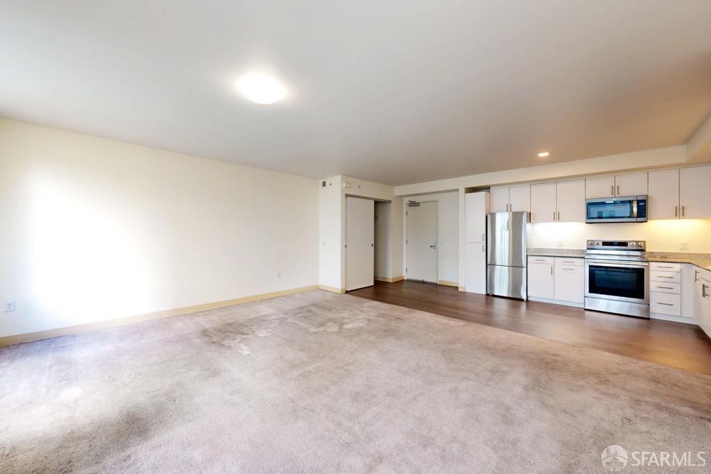 Photo #5: 426123094 Listing: Photo #5