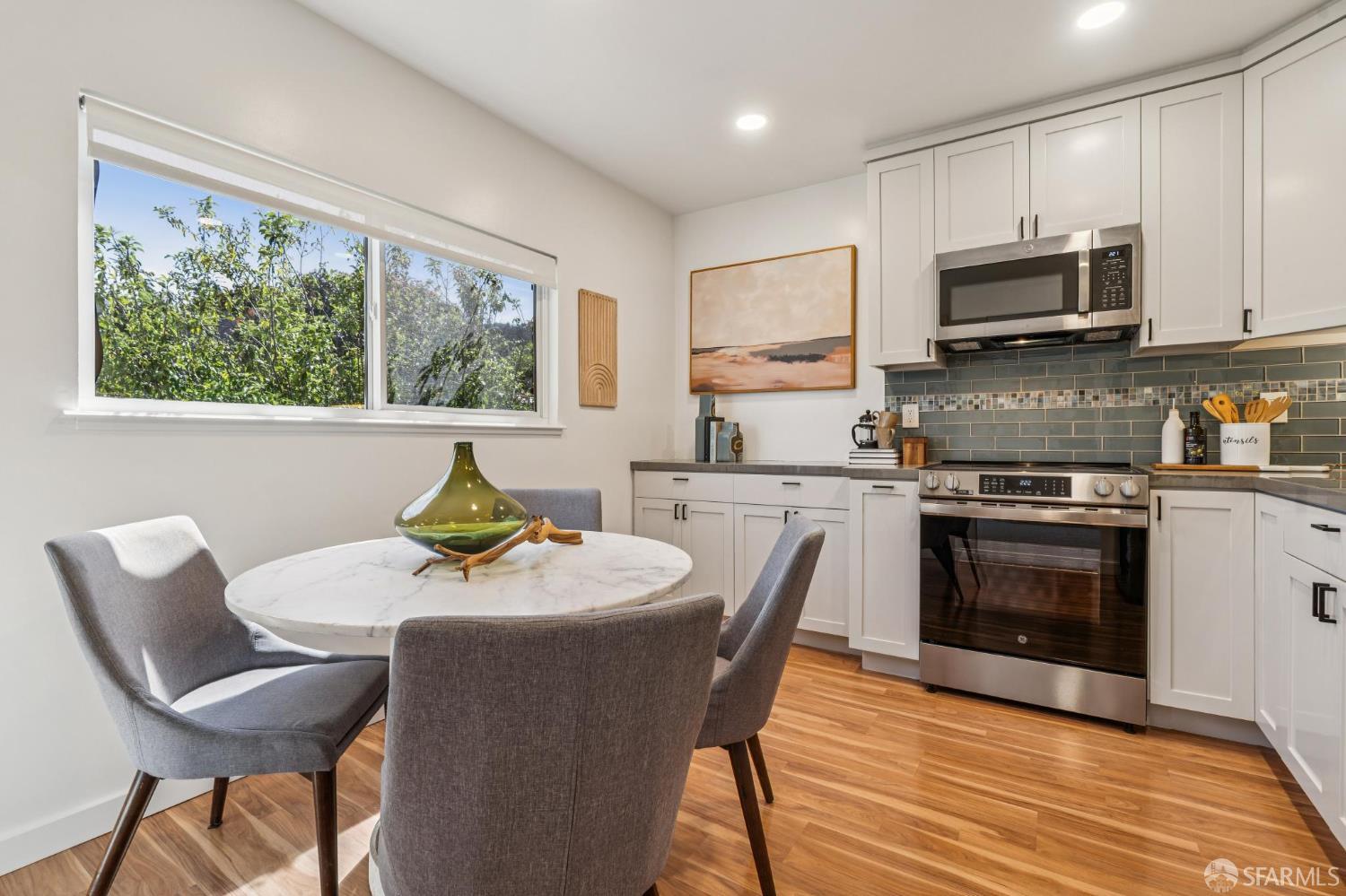 Detail Gallery Image 24 of 54 For 4125 24th St #4,  San Francisco,  CA 94114 - 2 Beds | 1 Baths