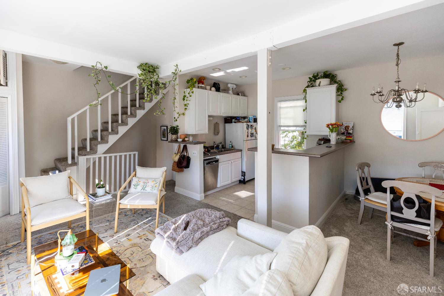 Detail Gallery Image 5 of 13 For 24 Windsor Pl, San Francisco,  CA 94133 - – Beds | – Baths