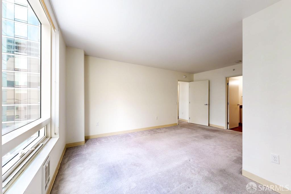 Photo #19: 426123094 Listing: Photo #19