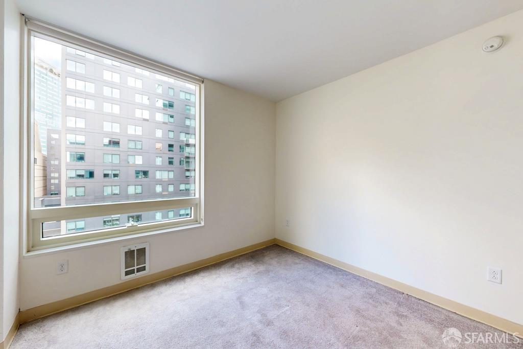 Photo #15: 426123094 Listing: Photo #15