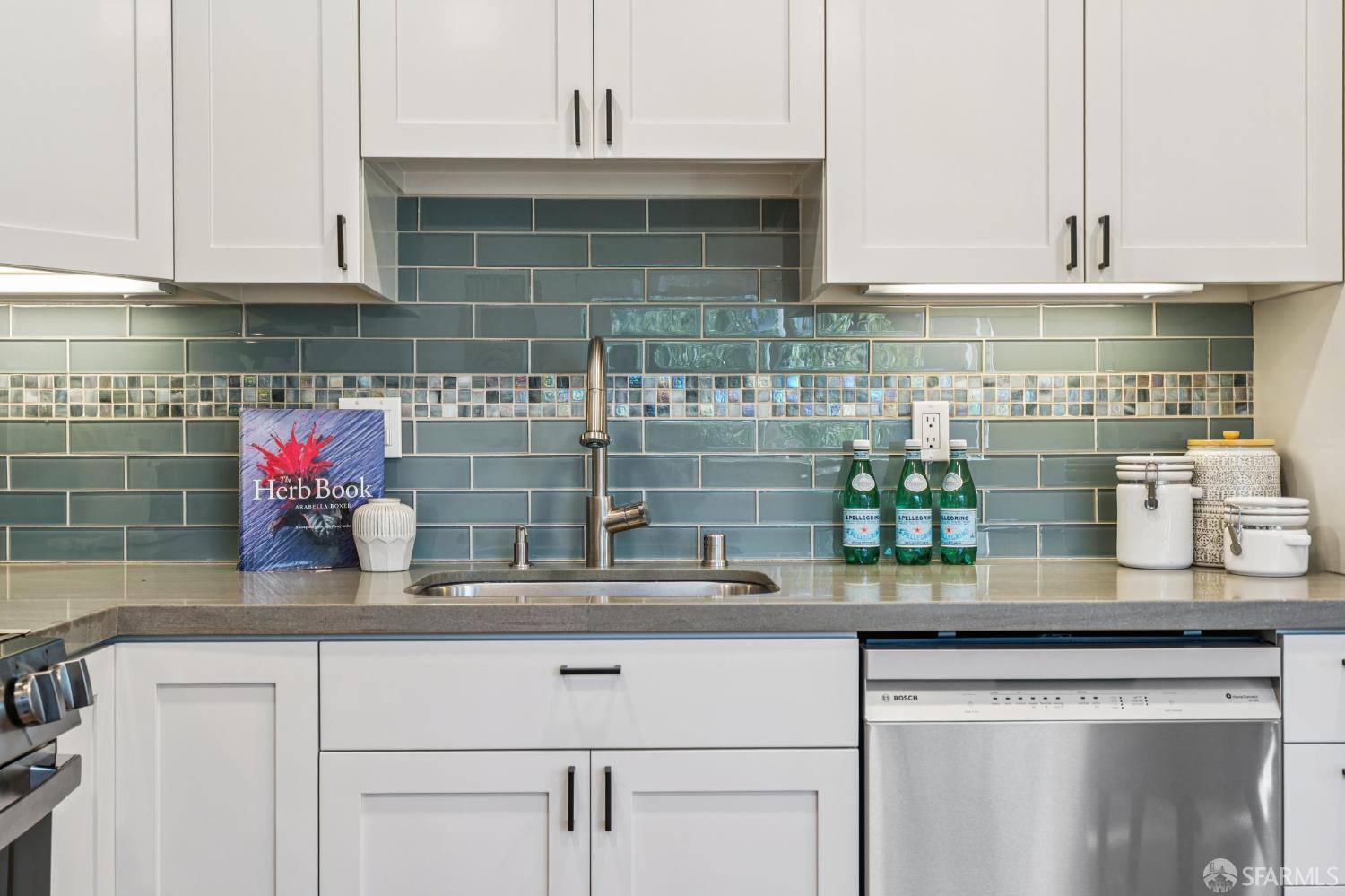 Detail Gallery Image 27 of 54 For 4125 24th St #4,  San Francisco,  CA 94114 - 2 Beds | 1 Baths