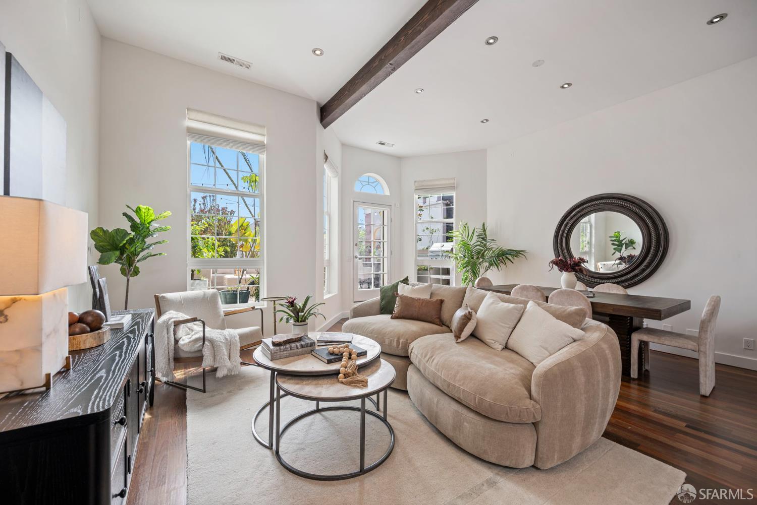 Photo #4: 426119762 Listing: Photo #4