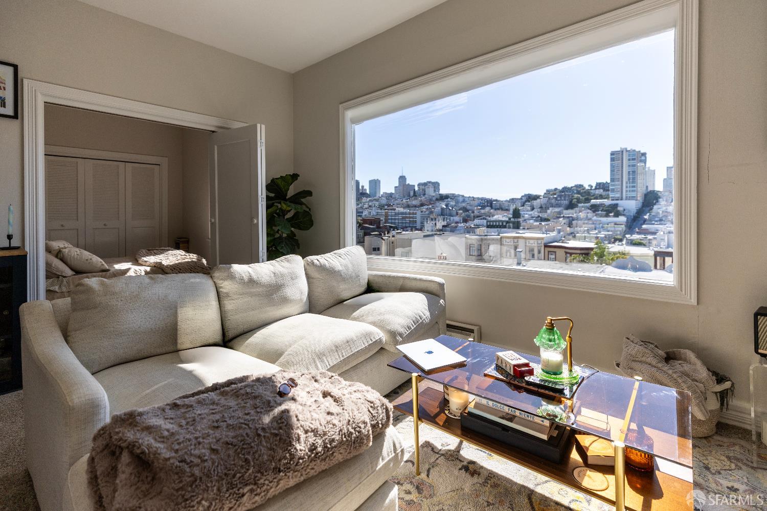 Detail Gallery Image 8 of 13 For 24 Windsor Pl, San Francisco,  CA 94133 - – Beds | – Baths