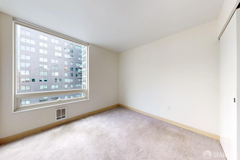Photo #12: 426123094 Listing: Photo #12