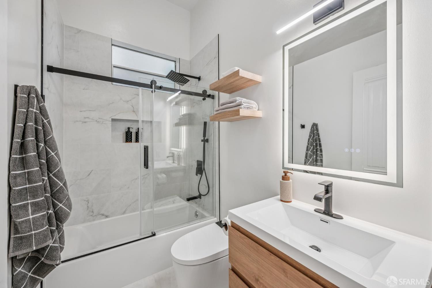 Photo #32: 426120587 Listing: Photo #32