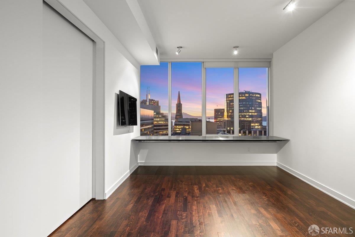 Photo #4: 426123351 Listing: Photo #4