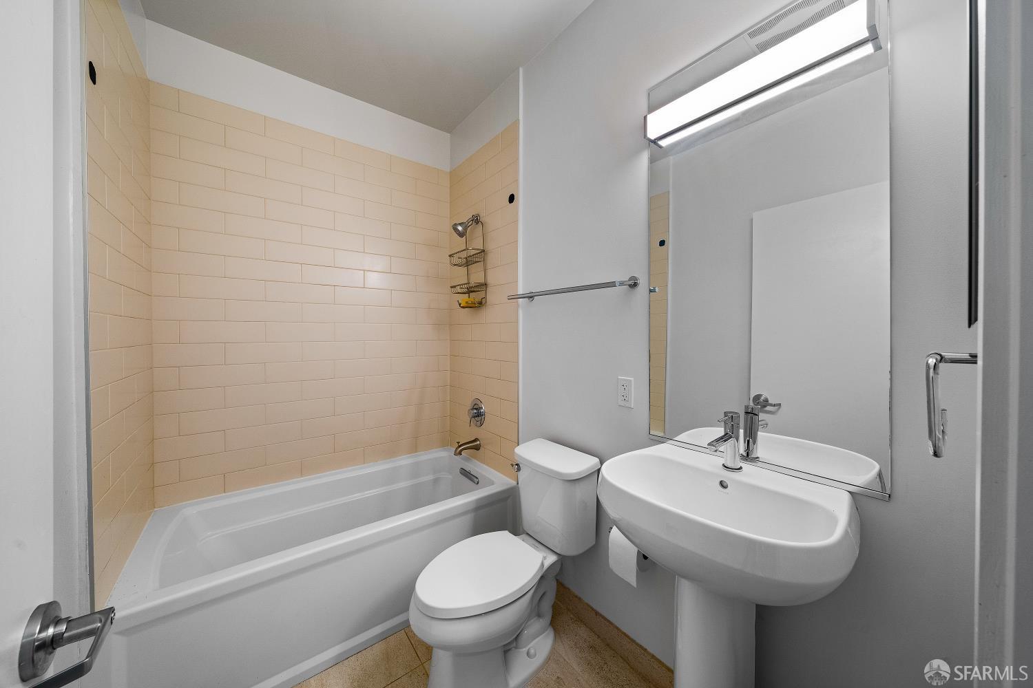 Photo #17: 426124442 Listing: Photo #17