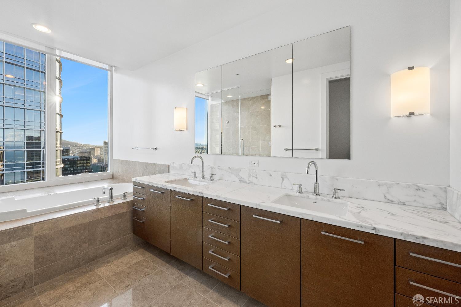 Photo #23: 426123351 Listing: Photo #23