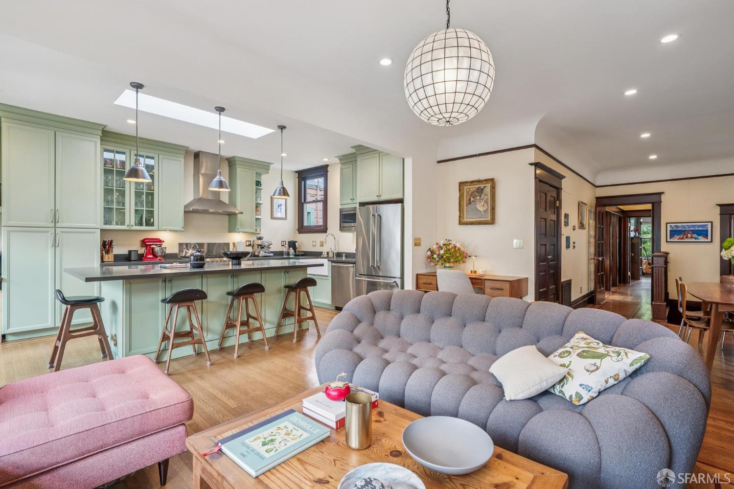 Photo #2: 426124358 Listing: Photo #2