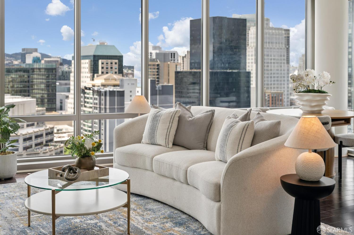 Photo #5: 426120381 Listing: Photo #5