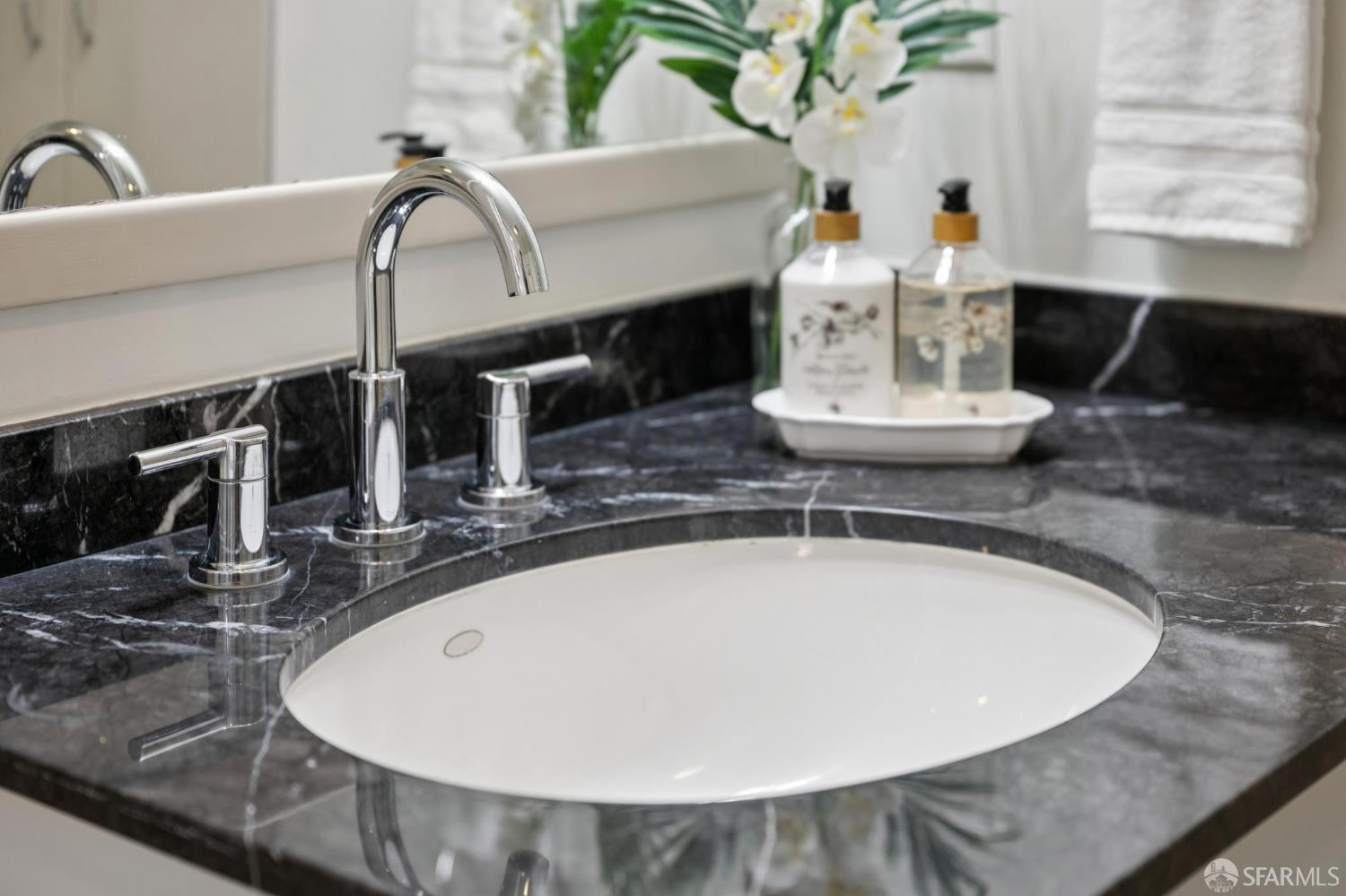 Photo #16: 426120381 Listing: Photo #16