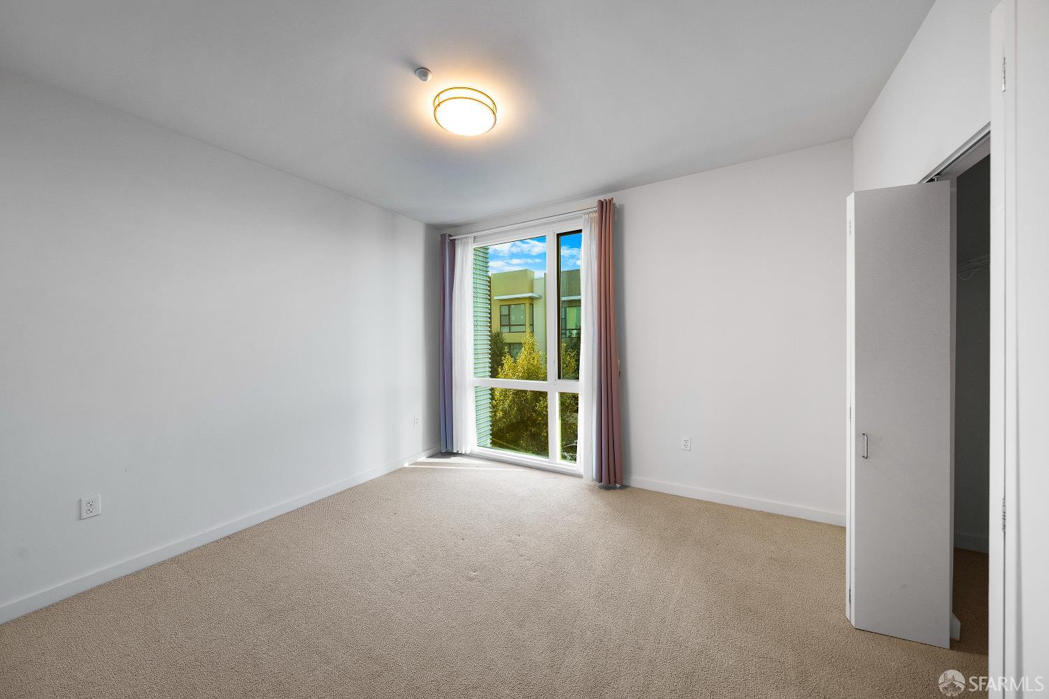 Photo #12: 426124442 Listing: Photo #12