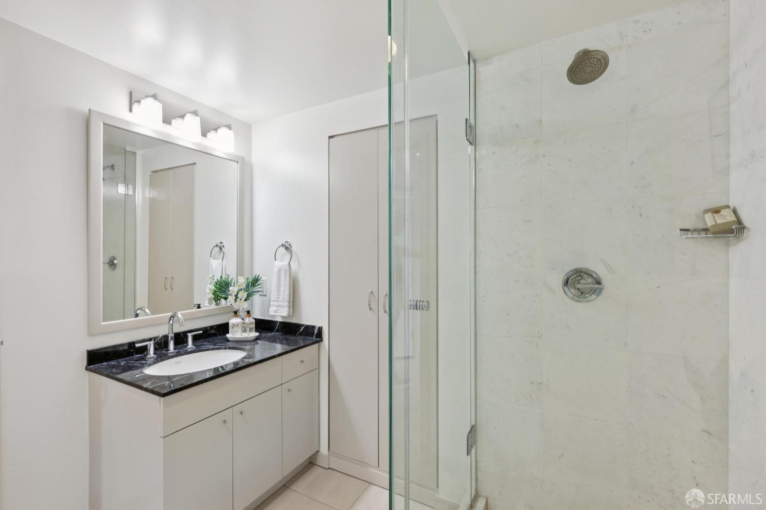 Photo #17: 426120381 Listing: Photo #17